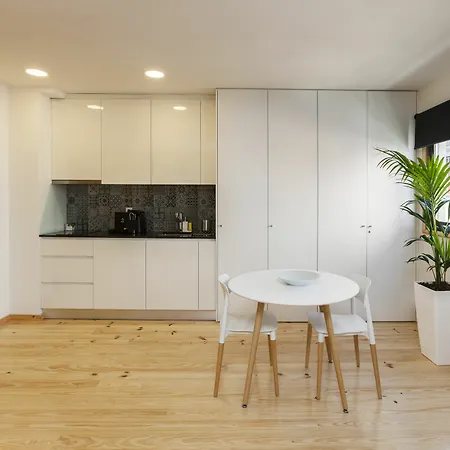 Local Apartment *